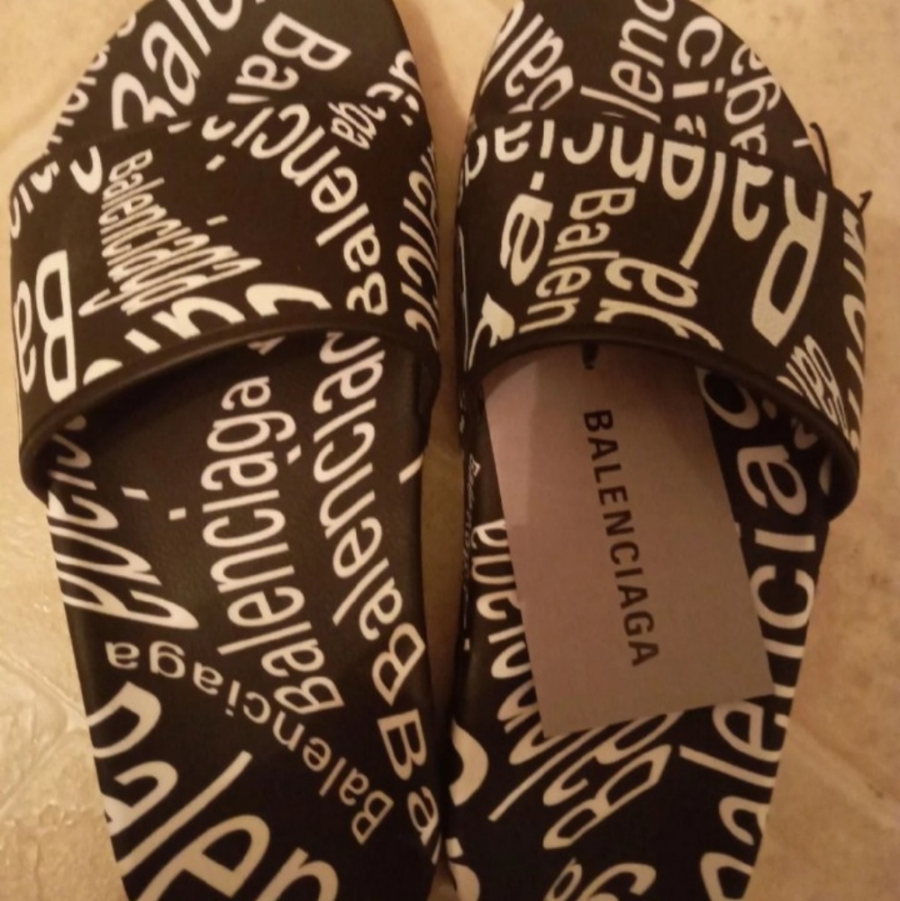 Balenciaga Piscine Slides